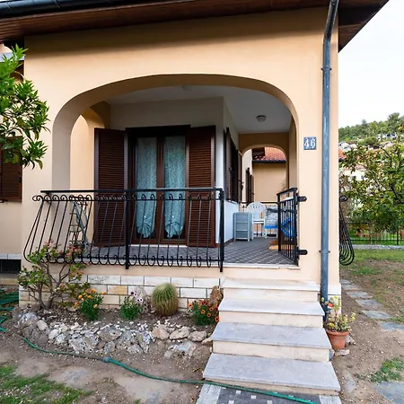 Via San Lazzaro 46 By Tempovacanza Lejlighed